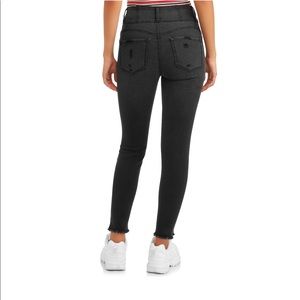 Juniors’ Corset Waist 3 button Skinny jeans